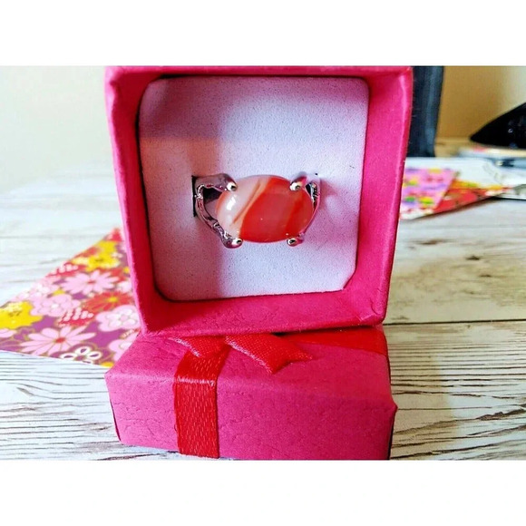 Size 8 NIB Oval Silver Plated Red Carnelian Ring - Picture 3 of 5